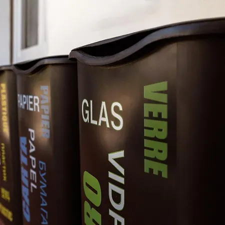 Three Bedroom Flat Near Train Station