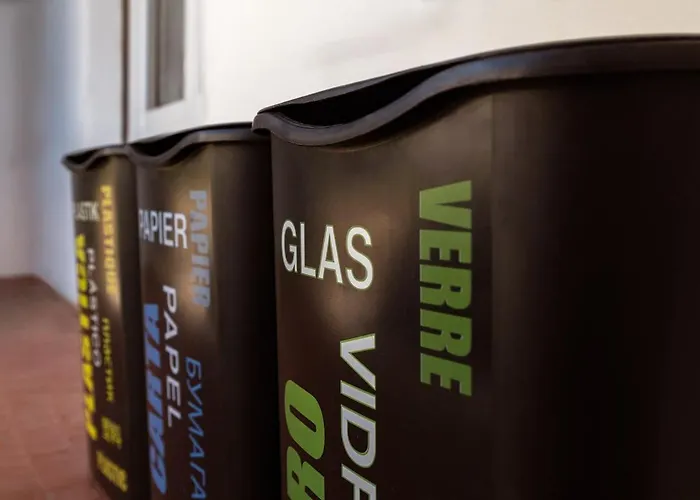 Three Bedroom Flat Near Train Station