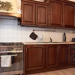 Appartement Three Bedroom Flat Near Train Station *