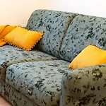 Appartement Three Bedroom Flat Near Train Station