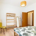 Three Bedroom Flat Near Train Station Côme