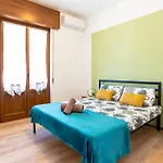 Appartement Three Bedroom Flat Near Train Station *