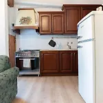 Appartement Three Bedroom Flat Near Train Station Côme
