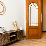 Three Bedroom Flat Near Train Station Appartement