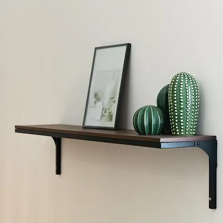 Three Bedroom Flat Near Train Station