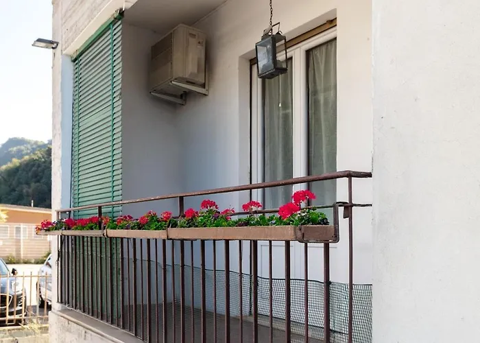 Three Bedroom Flat Near Train Station Apartmán Como