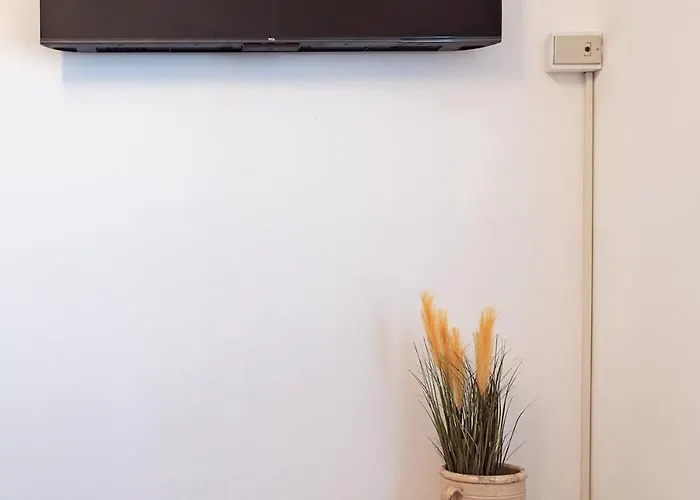 Three Bedroom Flat Near Train Station Côme