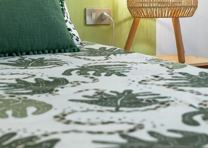 Apartmán Three Bedroom Flat Near Train Station Como