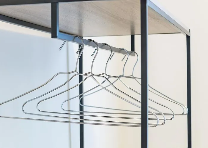 Appartement Three Bedroom Flat Near Train Station