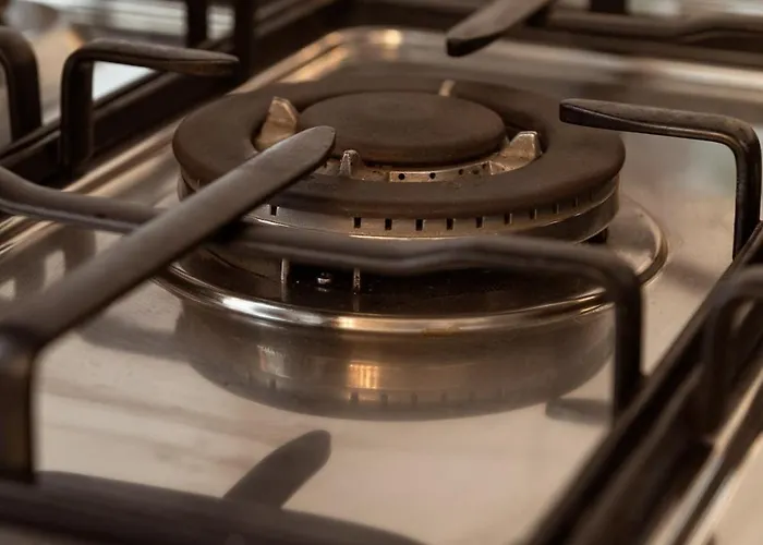 Apartment Three Bedroom Flat Near Train Station