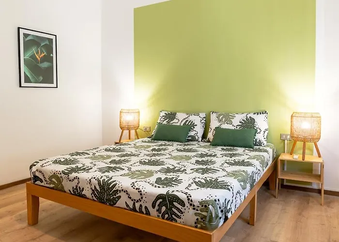 Three Bedroom Flat Near Train Station Apartmán *