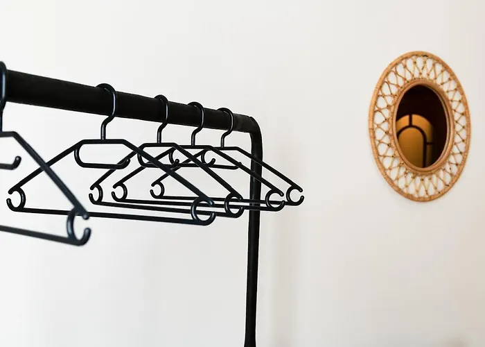 Apartment Three Bedroom Flat Near Train Station *