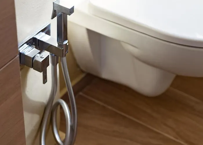 Apartment Three Bedroom Flat Near Train Station *