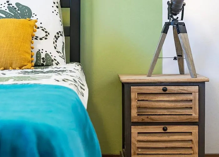 Three Bedroom Flat Near Train Station Côme