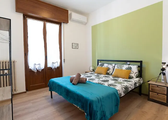Three Bedroom Flat Near Train Station Апартаменты Комо