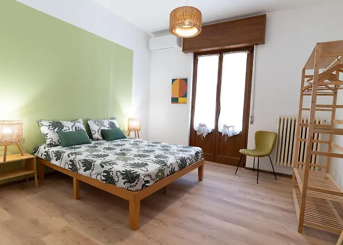 Three Bedroom Flat Near Train Station Апартаменты Комо